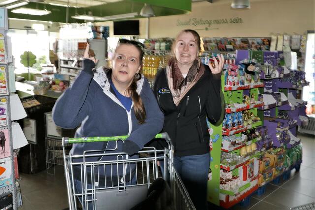 Christine und Silvia schreien um Hilfe. viele Verletzte liegen im Supermarkt und es ist dunkel und brennt. | Foto: Christian Nowotny