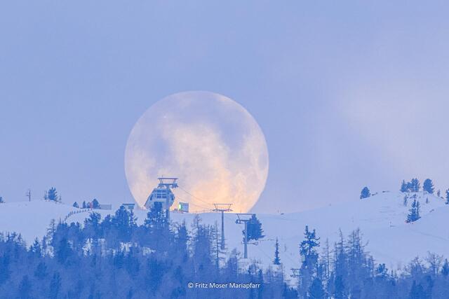 Der Mond heute am Morgen beim Untergang an der Fanningberg-Bergstation | Foto: Fritz Moser