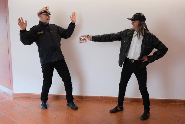 Karten für das Krimirevue sind erhältlich in der Bürgerservicestelle Enns oder auf singverein-enns-1919.at | Foto: Kapl Christian