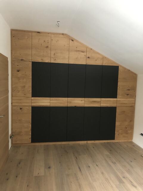 Maßanfertigungen sind die Spezialität des Tischlermeisters. | Foto: Eder