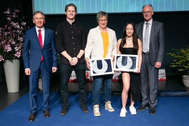 Lisa Peherstorfer (2.v.r.) holte sich den Staatsmeistertitel in der Klasse -48 Kilogramm. | Foto: Pelzl/Cityfoto