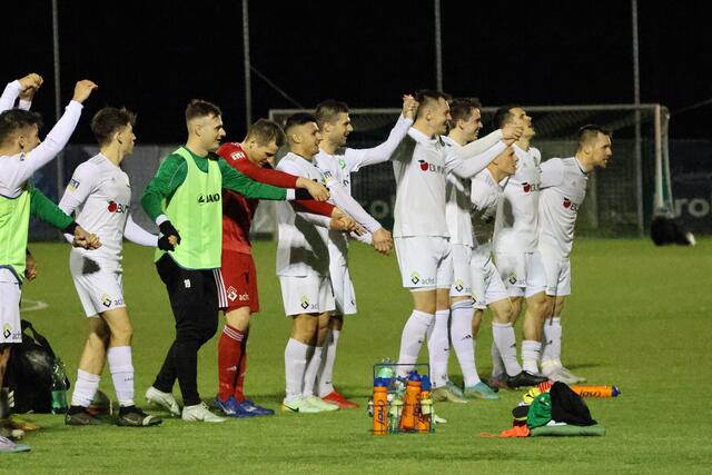 Straden jubelte über das 3:1 gegen Hof. | Foto: schmidbauer