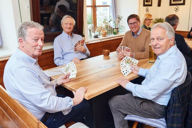 Vize Kanzler außer Dienst Reinhold Mitterlehner Vize, Professor Johannes Hengstschläger, Bürgermeister Andreas Rabl und Generaldirektor außer Dienst Leo Windtner. | Foto: Lauringer