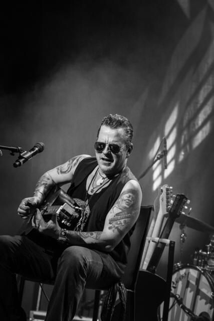 Ian Siegal wird am 22. April im Alten Kino loslegen. | Foto: Alex Danner