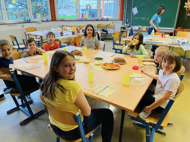 Mit dem EKIZ Großpetersdorf bastelten Kinder für Ostern. | Foto: EKIZ Großpetersdorf