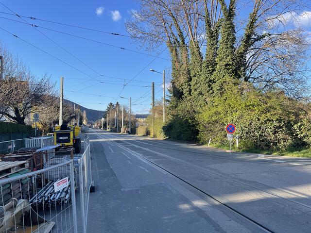 Die gesamte Burenstraße zwischen Wetzelsdorf und Baierdorf wird bis Herbst gesperrt. Die Straßenbahnhaltestellen werden mit Bussen bedient. | Foto: RegionalMedien