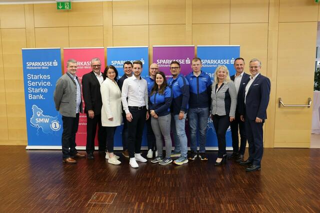 Beim Sonderpreis für ein Projekt zur Jugend- und Nachwuchsförderung konnten sich die Aqua Sharks durchsetzen.  | Foto: SMW