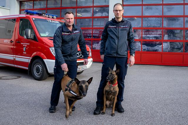 Gerald Schmidberger mit Hund „Action“ und Markus Gruber mit Hündin „Boom“. | Foto: TEAM FOTOKERSCHI.AT / KERSCHBAUMMAYR &amp; NEULINGER