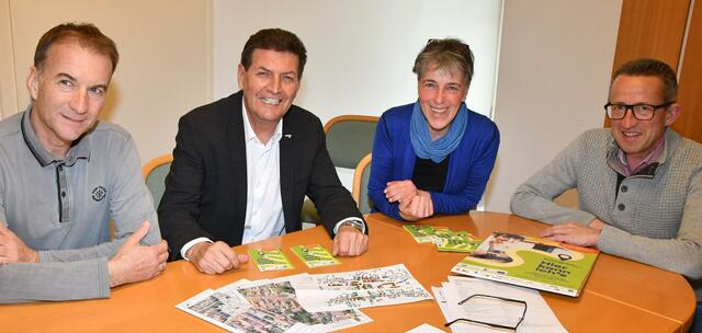 Mag. Stefan Lettner (CIMA), Bgm. Mag. Harald Leopold (Langenlois), Danja Mlinaritsch (LEADER-Kamptal), Vizebgm. Ing. Leopold Groiß (Langenlois) | Foto: erein Leader-Region Kamptal