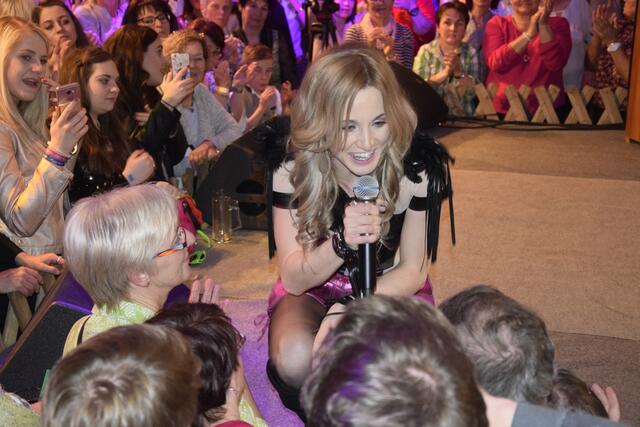 Stars zum Angreifen: Beim Smago Award kommen die Besucherinnen und Besucher mit den Künstlerinnen und Künstlern, wie hier mit Melissa Naschenweng 2018, direkt in Kontakt. | Foto: Schneeberger