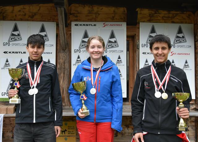 Die heimischen Kurzski-Asse (v.l.): Jonas Mairoser, Elinor De Carli und Lucas Mairoser zeigten ihre Klasse! | Foto: Arnold Steiner