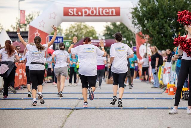 Teamgeist beim VISION RUN - Mehr als ein Firmenlauf... | Foto: Benni Schön