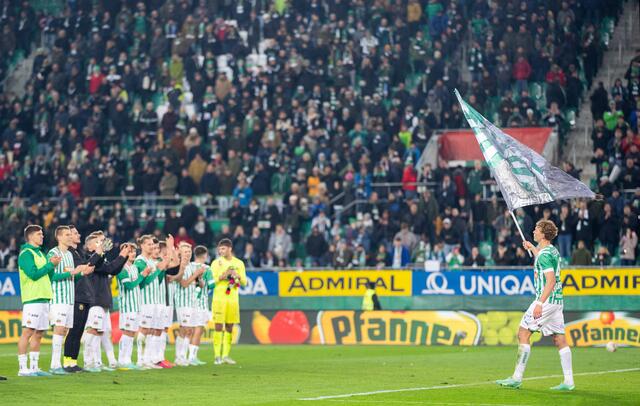 Vor 21.600 Zuschauerinnen und Zuschauern setzte sich die Mannschaft aus Hütteldorf gegen die Innviertler und stehen erstmals seit 2019 im Cup-Finale. | Foto: GEORG HOCHMUTH / APA / picturedesk.com