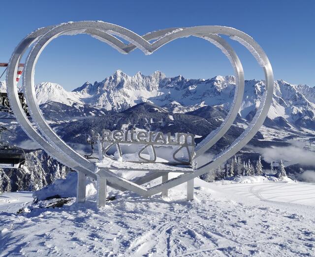 Bis nach Ostern, genauer gesagt bis zum 16. April, können Schnee- und Sonnenhungrige noch ihre Schwünge in den Schnee ziehen. | Foto: Reiteralm Bergbahnen
