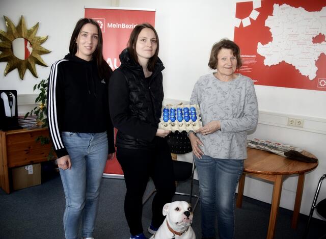 Redaktionsleiterin Katrin Pilz, Landtagsabgeordnete Anja Scherzer, Geschäftsstellenleiterin Veronika Hauer (v.l.). | Foto: E. Gratzl
