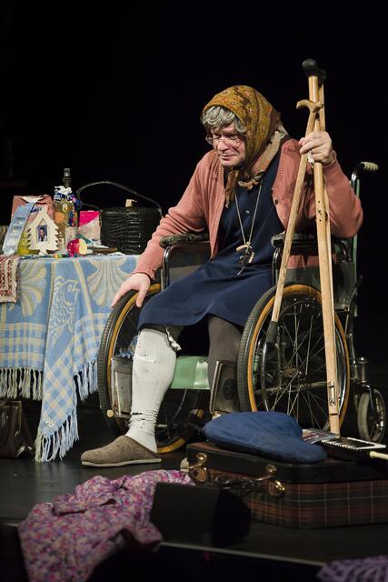 Die Ermi-Oma alias Kabarettist "Markus Hirtler" kommt am 18. März mit seinem Programm "24-Stunden Pflege" ins Kulturzentrum Güssing. | Foto: Stefan Warmuth