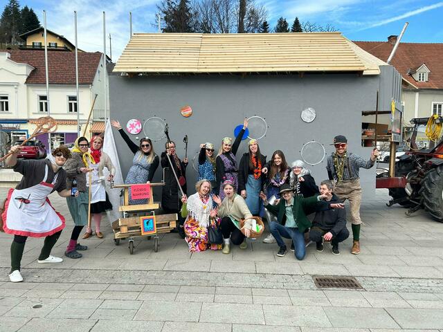 Zu Fasching bewies die Gruppe, dass sie Spaß versteht. | Foto: LJ Wies