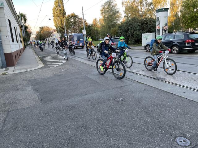 Über die Speisinger Straße geht es mit dem Bicibus auch heuer wieder in Richtung Schulen. | Foto: Kautzky