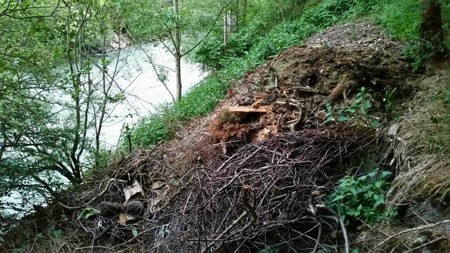 Entsorgung an den Bächen muss nicht sein! | Foto: Tiroler Bergwacht - Einsatzstelle Stubai