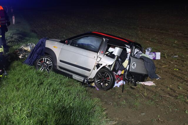 Die B1 Wiener Straße war für etwa eine dreiviertel Stunde nur einspurig passierbar. | Foto: laumat.at/Matthias Lauber