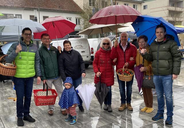 SPÖ Oberwart verteilte Ostereier am Bauernmarkt. | Foto: SPÖ