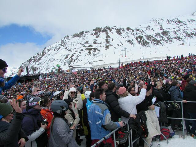 Tausende Besucher waren auf der Idalpe um Sido zu hören. 