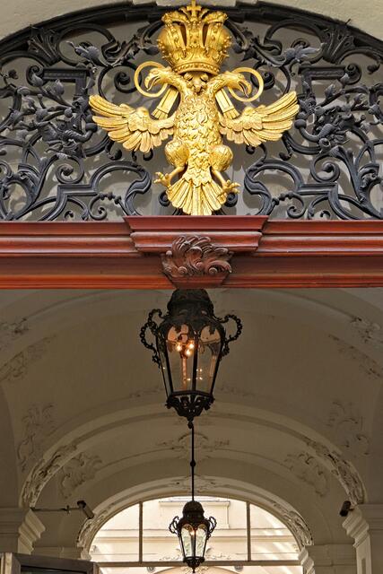 Wundervoll dieser Eingang vom Judenplatz aus in die ehemalige Böhmische Hofkanzlei 