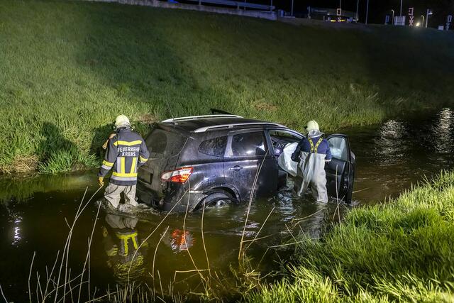 Der Autolenker befand sich zum Glück nicht mehr im Fahrzeug. | Foto: FF Krems, Manfred Wimmer