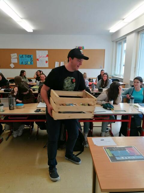 Die Schülerinnen und Schüler des ORG Zams lernen mit dem Beginn der Arbeit an der eigenen VWA das Zitieren durch die "LERN-KISTE".
 | Foto: ORG Zams