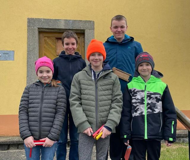 Laura Gastinger, Lena und Niklas Kössner (vorne) und Jonas Schuh und Timo Meller (hinten, v.l.) | Foto: privat