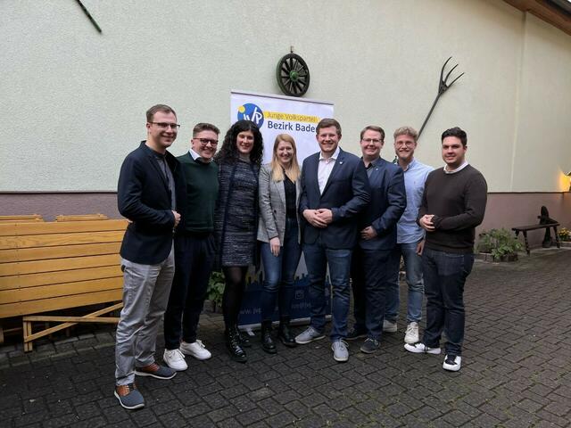 Stefan Fuhrmann (Baden), Markus Dorner (Pottenstein), Anna-Sophie Prosquill (Baden), Patrizia Wolkerstorfer (Baden), Christian Stiastny, Philipp Schottleitner (Bad Vöslau), Raphael Schöps (Pfaffstätten), Lukas Klaczynski (Kottingbrunn). | Foto: Privat