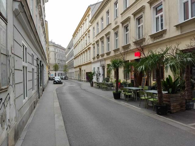 Die Beleuchtung in der Wehrgasse soll zwischen Margareten- und Schönbrunner Straße überprüft und gegebenenfalls verbessert werden. | Foto: Patricia Kornfeld