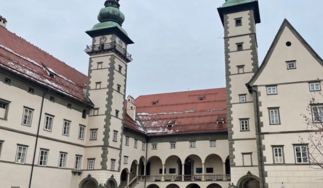 Im Landhaus findet die Sitzung statt. | Foto: MeinBezirk.at