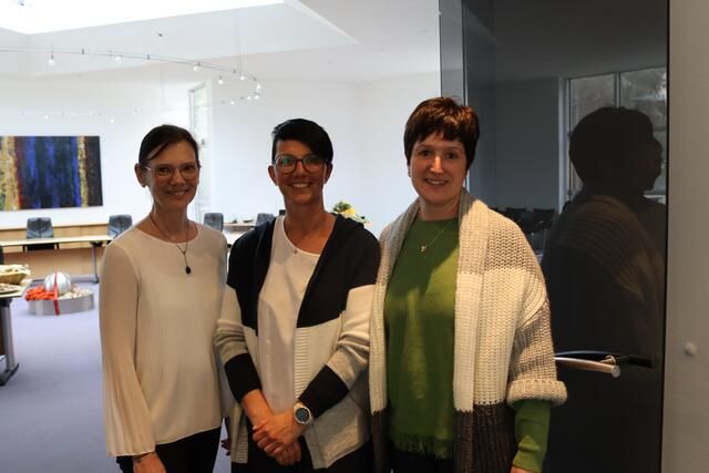 Doris Koller, Edith Hütter und Stadtamtsleiterin Elisabeth Reich.  | Foto: Der Zammer Bürgermeister Benedikt Lentsch. 