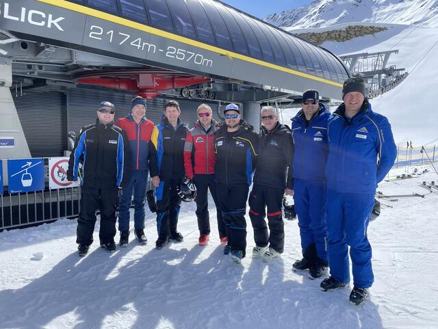 Zeigten sich begeistert: Andreas Kleinheinz, Stefan Mangott, Andreas Perberschlager, Markus Walser, Mathäus Tschiderer, Martin Lorenz, Christoph Schalber und Hansjörg Geiger (v.l.). | Foto: Othmar Kolp