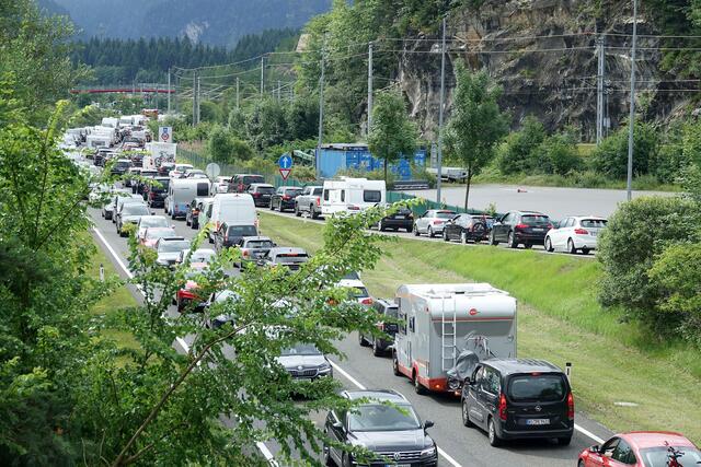 Die Frage, ob für den geplanten Scheiteltunnel Maut einzuheben sei, entzweit die Befürworter. | Foto: Archiv/Zoom Tirol