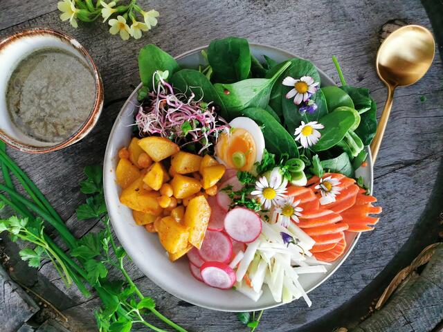 Bunte Frühlingsbowl | Foto: Katrin Ebetshuber