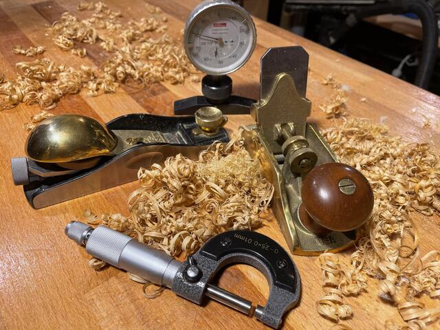 Beim hobeln der einzelnen "Spleiße" kommt es auf Zehntelmillimeter an. | Foto: BRS