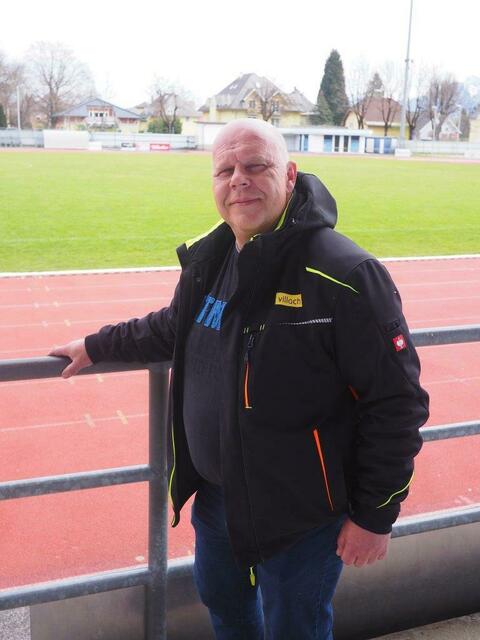 Für Platzwart Tommy Grasser ist der Stadtteil Lind wie sein zweites Zuhause.  | Foto: Privat