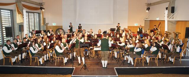 Unter der Leitung von Stephan Kaufmann lief der "Klangkörper" zur Höchstform auf.  | Foto: TMK Trautmannsdorf
