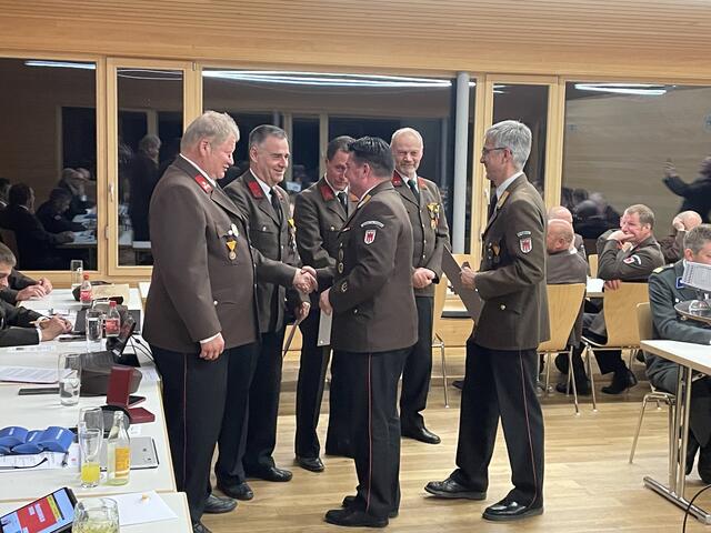Die Geehrten von links: Martin Sieber, Nikolaus Vögel, Peter Vögel und Oskar Raich  | Foto: Feuerwehr Bregenz Fluh