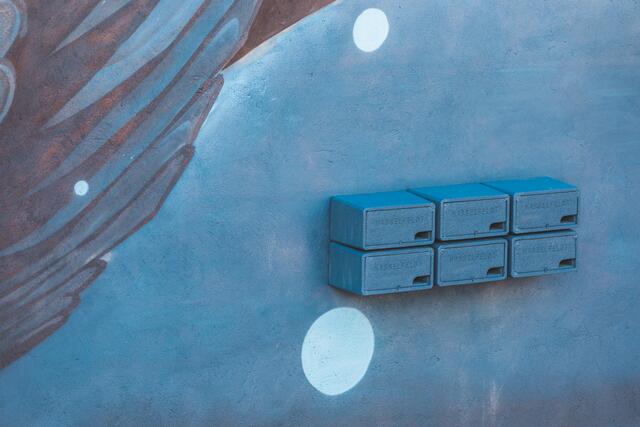 In solchen Nistplätzen können Mauersegler am Neubau unterkommen.  | Foto: Jolly Schwarz