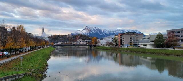 Herbstliche Farben im November. Ganz rechts im Bild: die hak:zwei Salzburg. | Foto: medien:hak