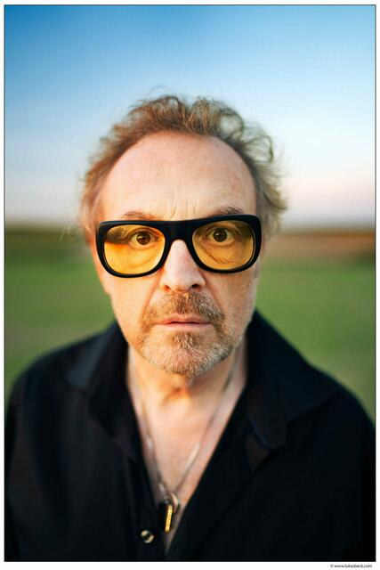 Am 9. Mai gastiert Josef Hader beim TschirgArt Jazzfestival im Glenthof Imst.  | Foto: Lukas Beck