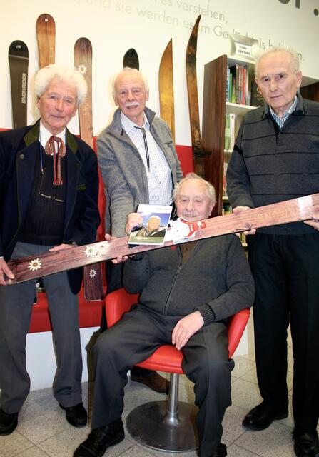 2015 bei der Buchpräsentation in Hollabrunn: Hans Zehetmayer, Arno Klien, Reinhard Fischer (sitzend) und  Fritz Baumrock | Foto: Alexandra Goll