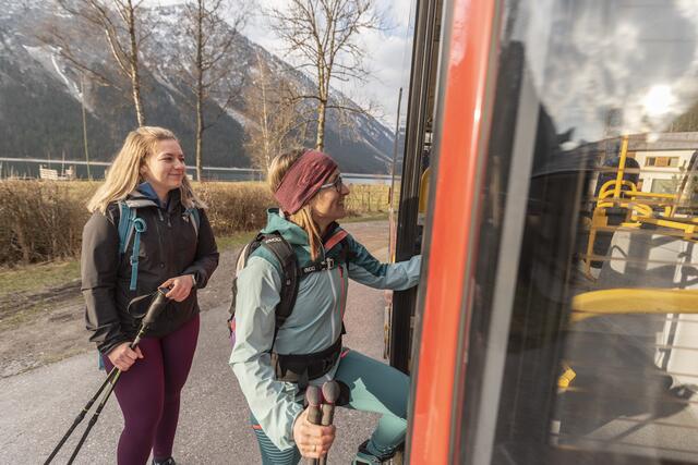 Bitte einsteigen, heißt es ab 1. Mai entlang der neuen Linie von Reutte nach Oberau. | Foto: Simon Bauer 