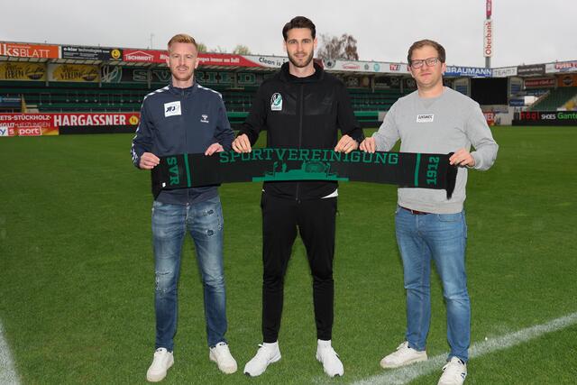 SVR-Sportdirektor Thomas Reifeltshammer, Samuel Sahin-Radlinger und SVR-Sportvorstand Wolfgang Fiala. | Foto: SVR/Schröckelsberger