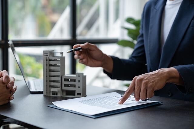 Kärntner Städtebundchef Albel lässt Modell für einheitliche Mietpreisbremse erarbeiten. (Symbolfoto) | Foto: stock.adobe.com/at/ crizzystudio