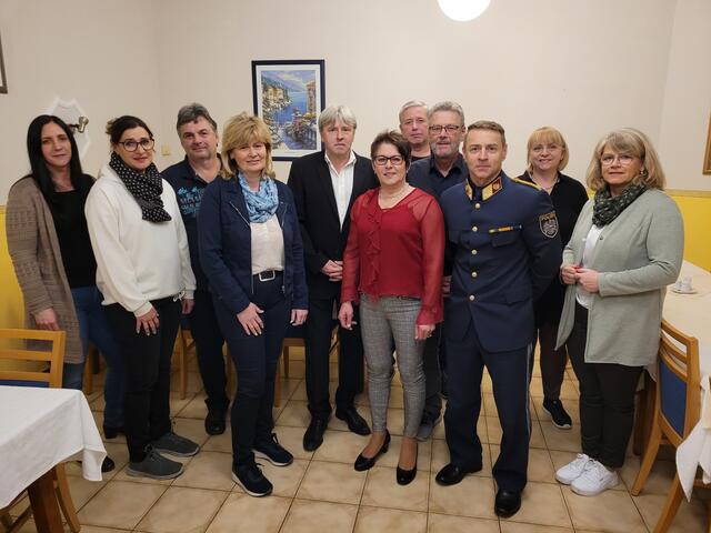 v.l. GR Karina Fuchs, GR Claudia Schindler, Vizebgm. Josef Landstetter, Bgm. Gerlinde Schwarz, Josef Heinreichsberger, Helga und Ferdinand Dürregger, gfGR Oskar Mohr, Obstlt Thomas Heinreichsberger, BA MA, AL Sonja Kernstock, Brigitta Landstetter | Foto: Marktgemeinde Leiben