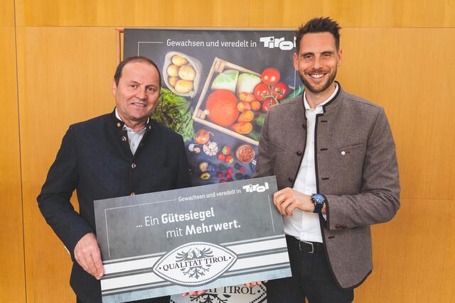 LHStv. Josef Geisler und Matthias Pöschl, Geschäftsführer der AMT, freuen sich über die Entwicklung. | Foto: AMT